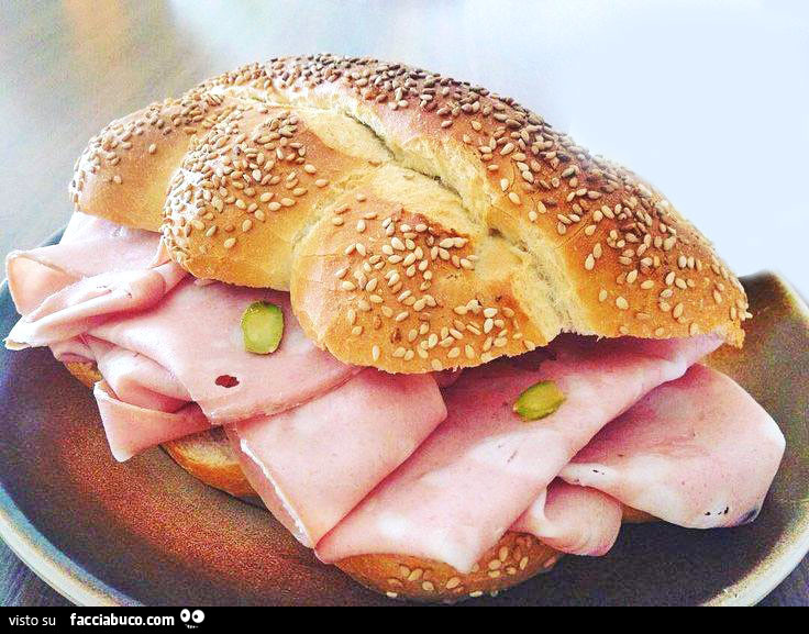 Panino con mortadella