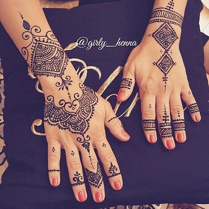 Tatuaggi mani henne