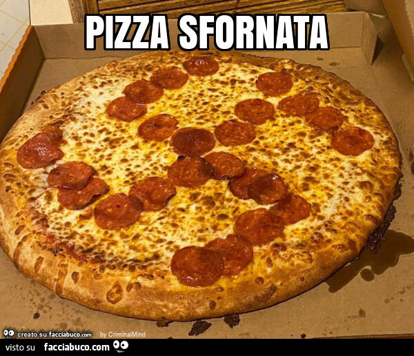 Pizza sfornata