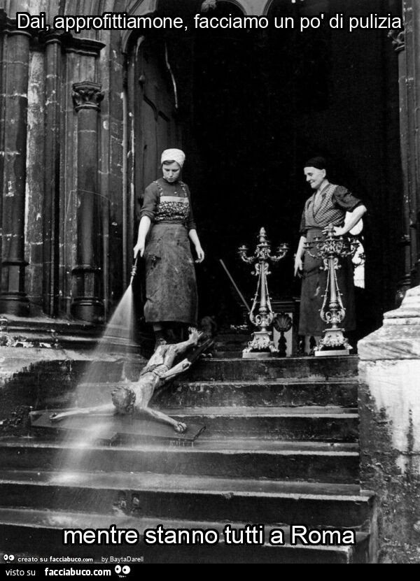 Dai, approfittiamone, facciamo un po' di pulizia mentre stanno tutti a Roma. Peter Keetman, Cleaning Jesus, 1939