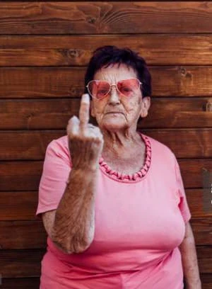 BANSKY nonna potenti terra