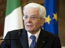 Mattarella papa Vance superstizione menagramo imitatore