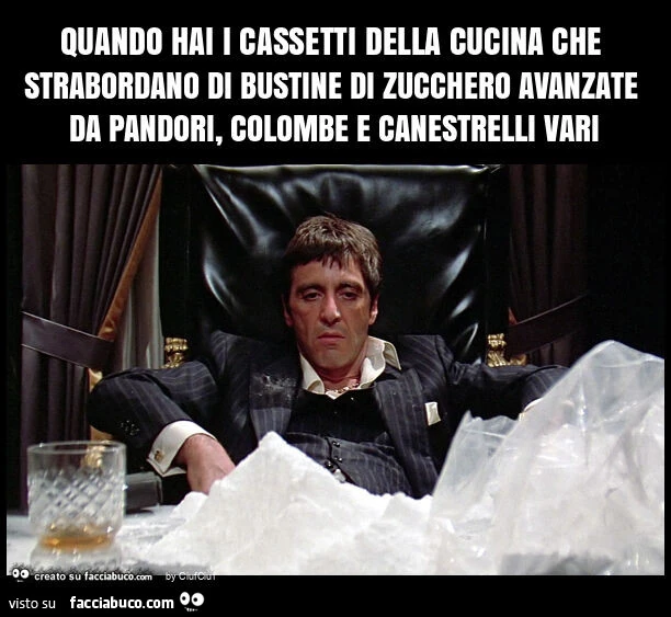 Quando hai i cassetti della cucina che strabordano di bustine di zucchero avanzate da pandori, colombe e canestrelli vari