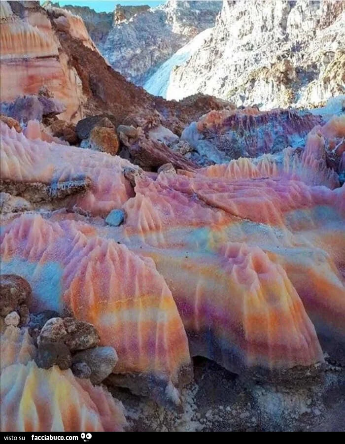 Le spettacolari rocce di sale in Iran