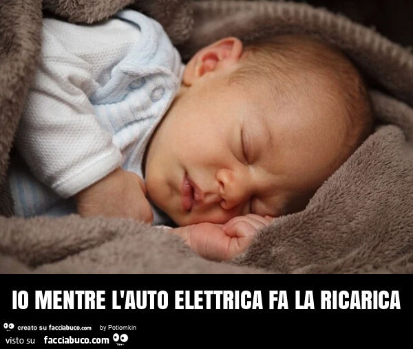 Io mentre l'auto elettrica fa la ricarica