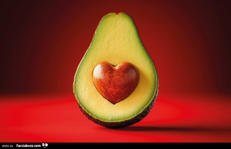 Cuore dentro l'avocado