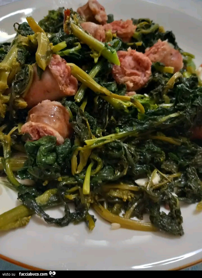 Pezzetto si salsiccia con broccoletti